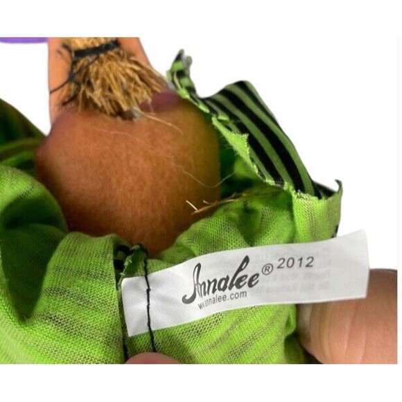 Annalee Doll Halloween 2012 Hag Witch on Broom Spiderweb Cape 301612 - Picture 7 of 9